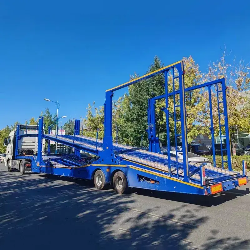 Przyczepa transportowa samochodów z podwójnym pokładem