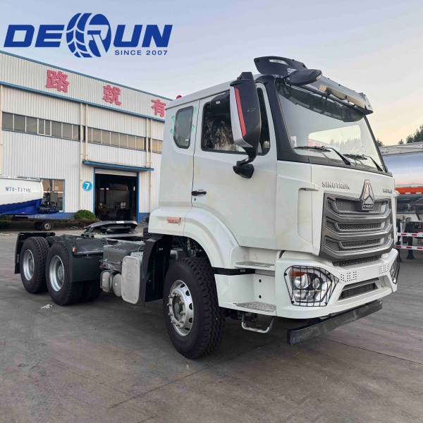 Synottrok Howo NX 6 × 4 Ciągnik